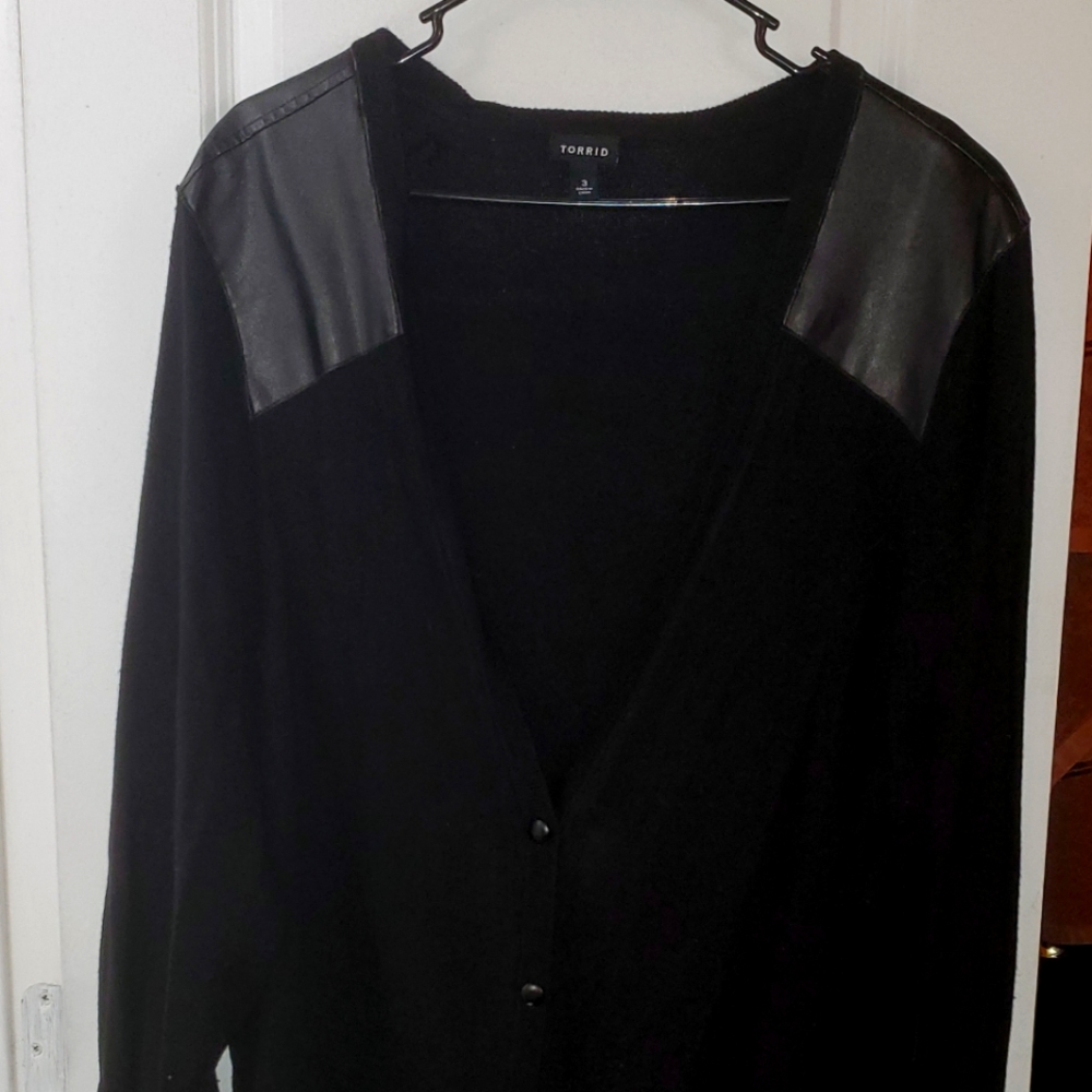 Torrid sweater size 3